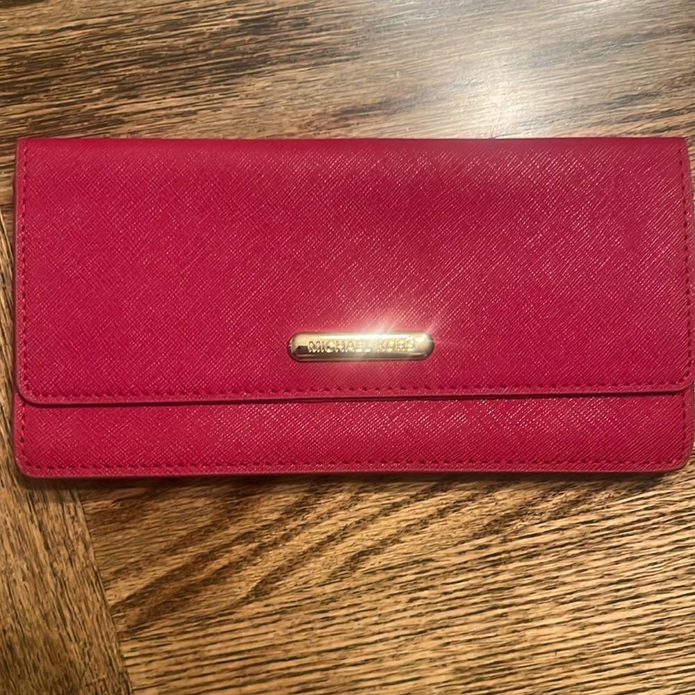 Michael kors billfold
